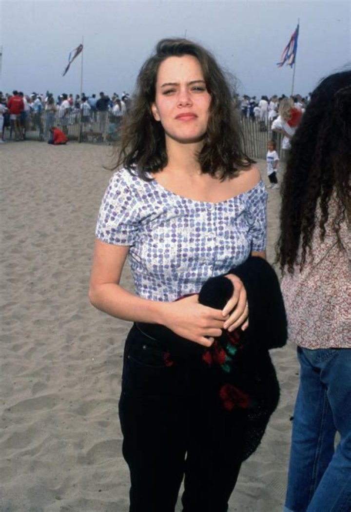 Exploring The Relationships Of Anthony Kiedis With Younger Women