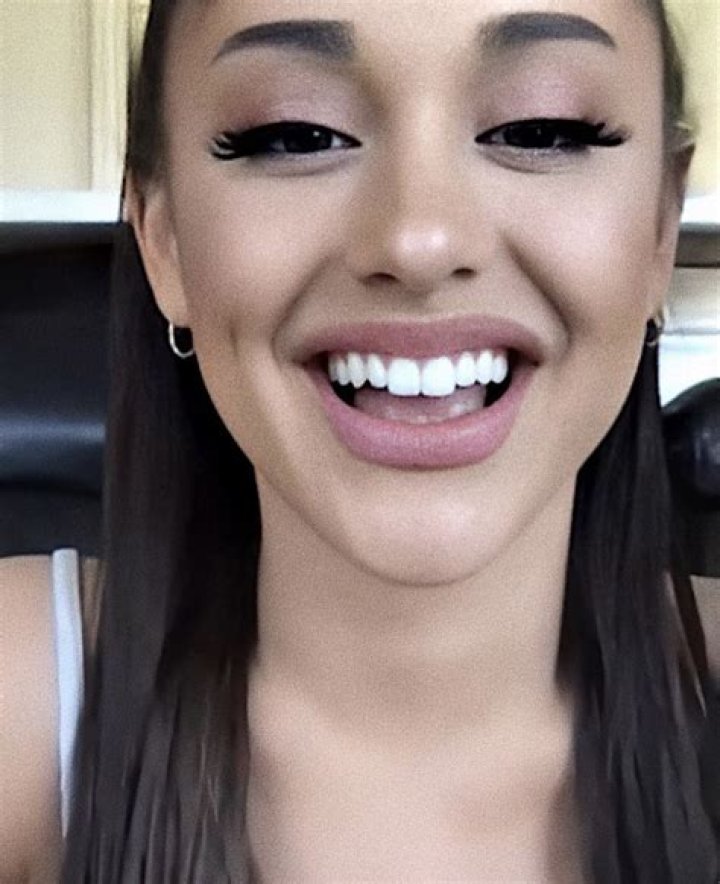 Smile Bright Like Ariana Grande: A Guide To Her Perfect Teeth