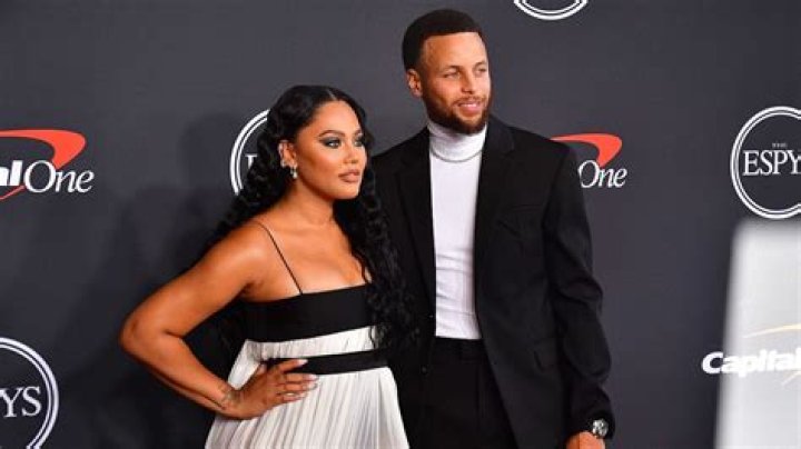 The Shocking Reason Why Ayesha Curry Removed Her Wedding Ring
