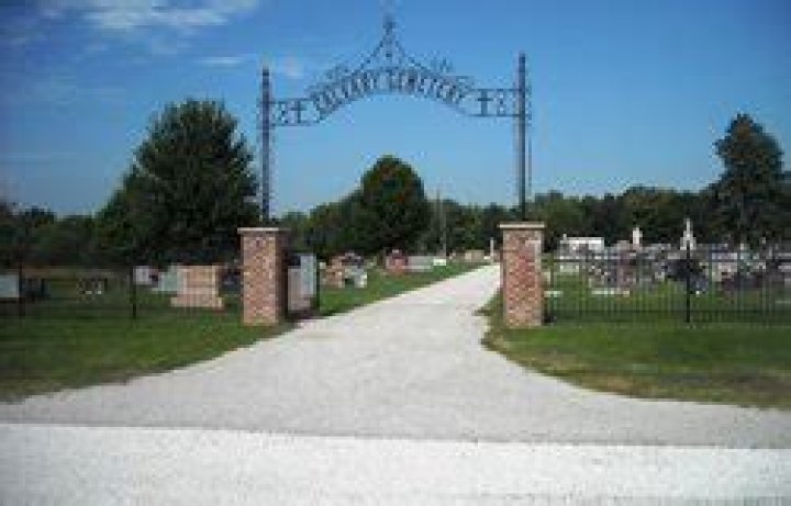 Find Your Loved Ones: Calvary Cemetery In Illinois