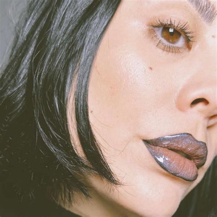 Enhance Your Pout: Remedies For Darkened Lip Lines