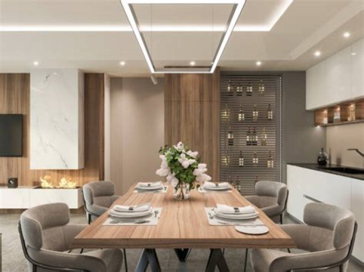 Dinner Party Panorama: An Immersive Dining Table Point-of-View