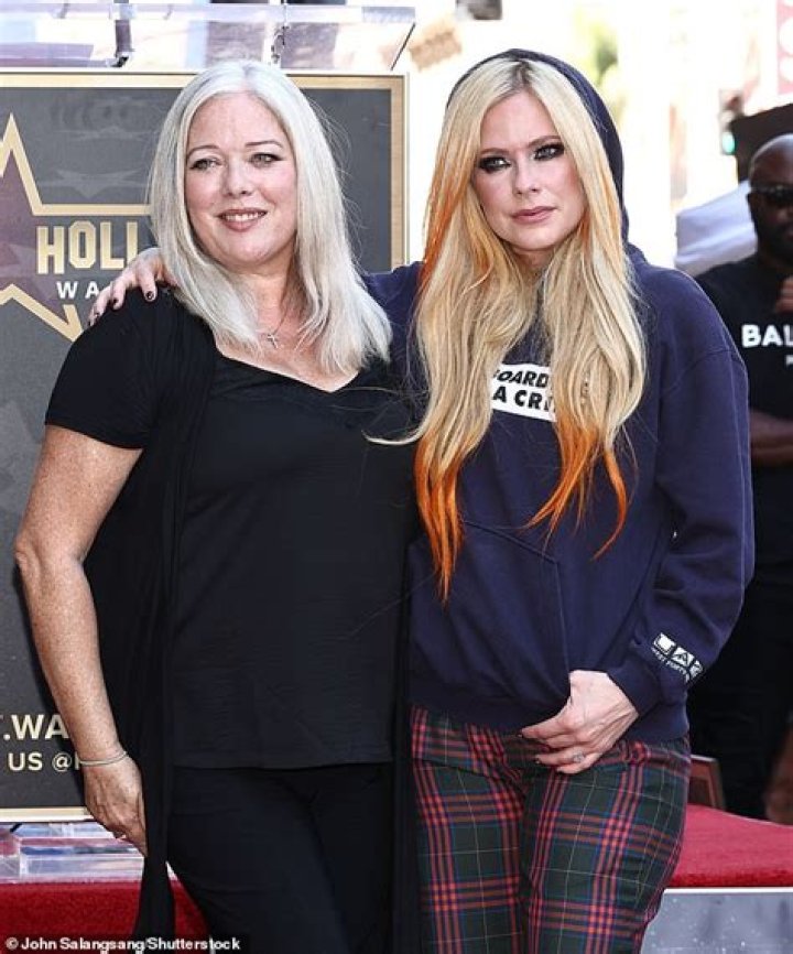 Does Avril Lavigne Have Kids? The Truth Unveiled