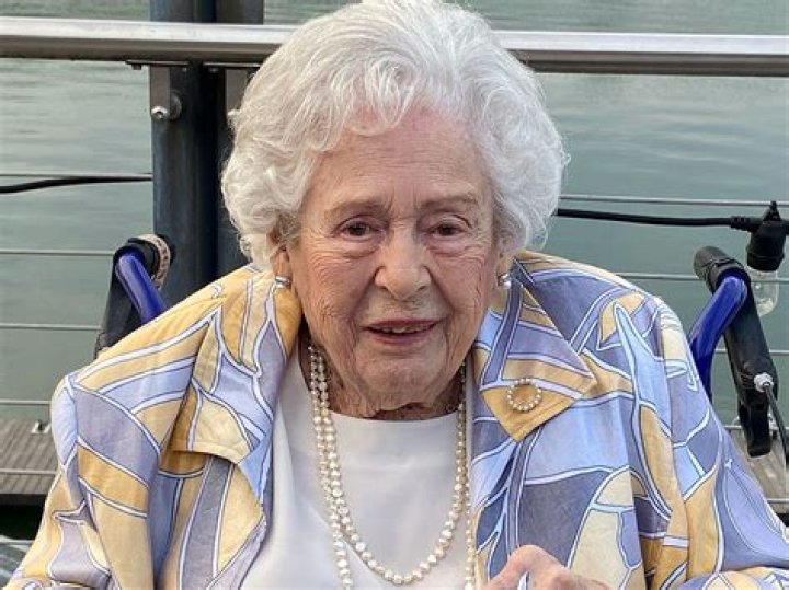 Frances Collins Obituary - A Beloved Matriarch Passed Away