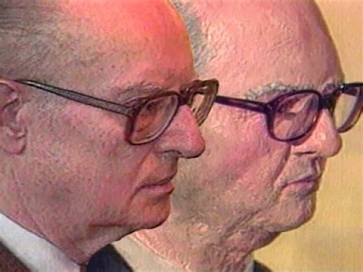 Stunning Frank Bender Sculptures: Captivating Artworks