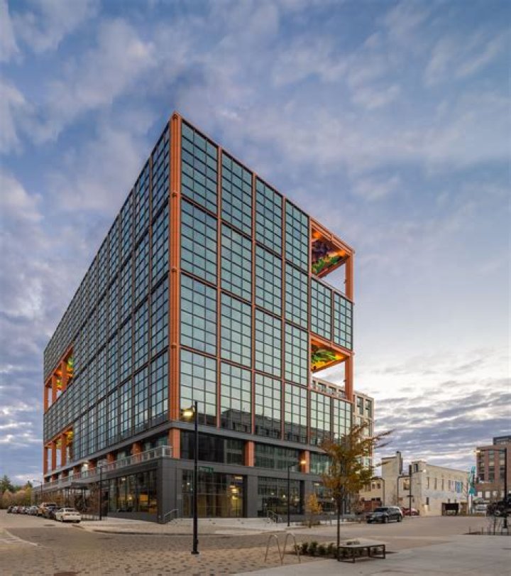 The Ultimate Guide To The Bustling Industrious Union Market