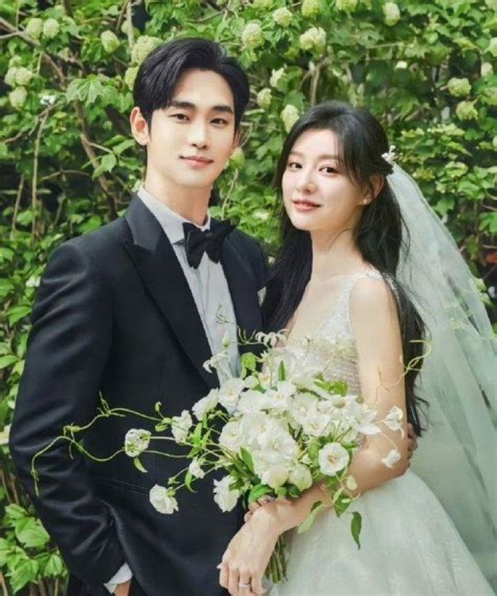 Unraveling The Mystery: Is Kim Soo Hyun Married To Seo Ye Ji?