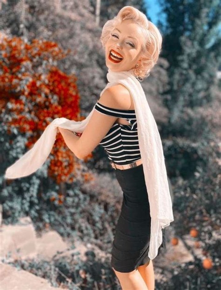 Unveiling Jasmine Chiswell: The Queen Of Vintage Aesthetics