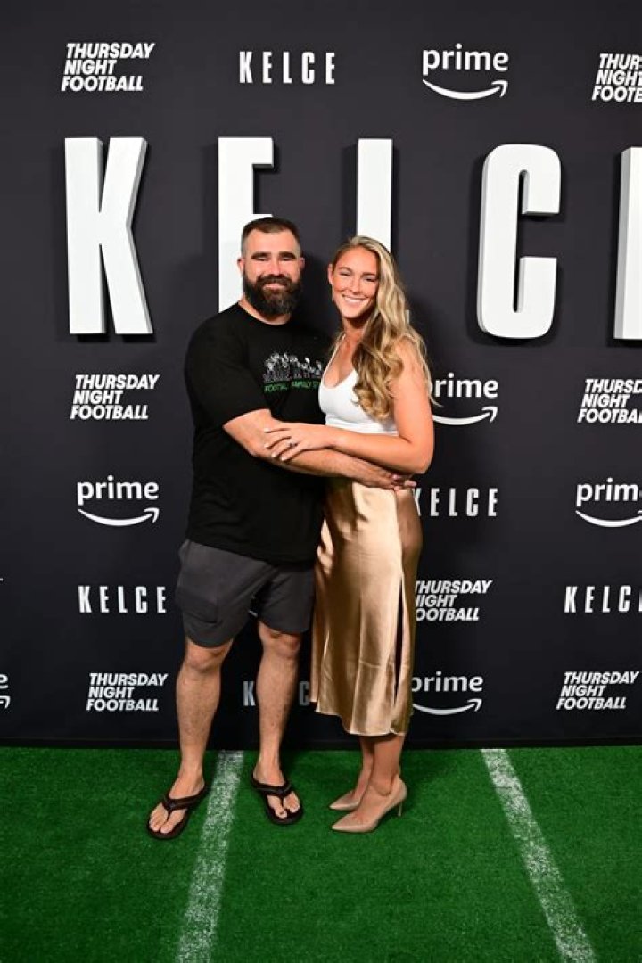 Unveiling The Dimensions: Kylie Kelce Height And Weight