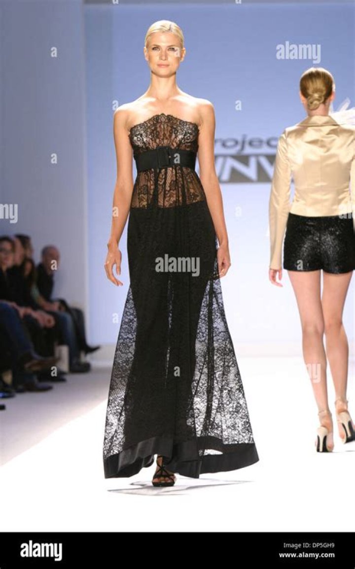 Laura Bennett's Latest 'Project Runway' Look Today