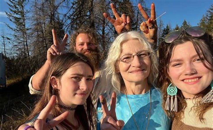 Learn The Net Worth Of Alaskan Bush Woman, Sue Aikens