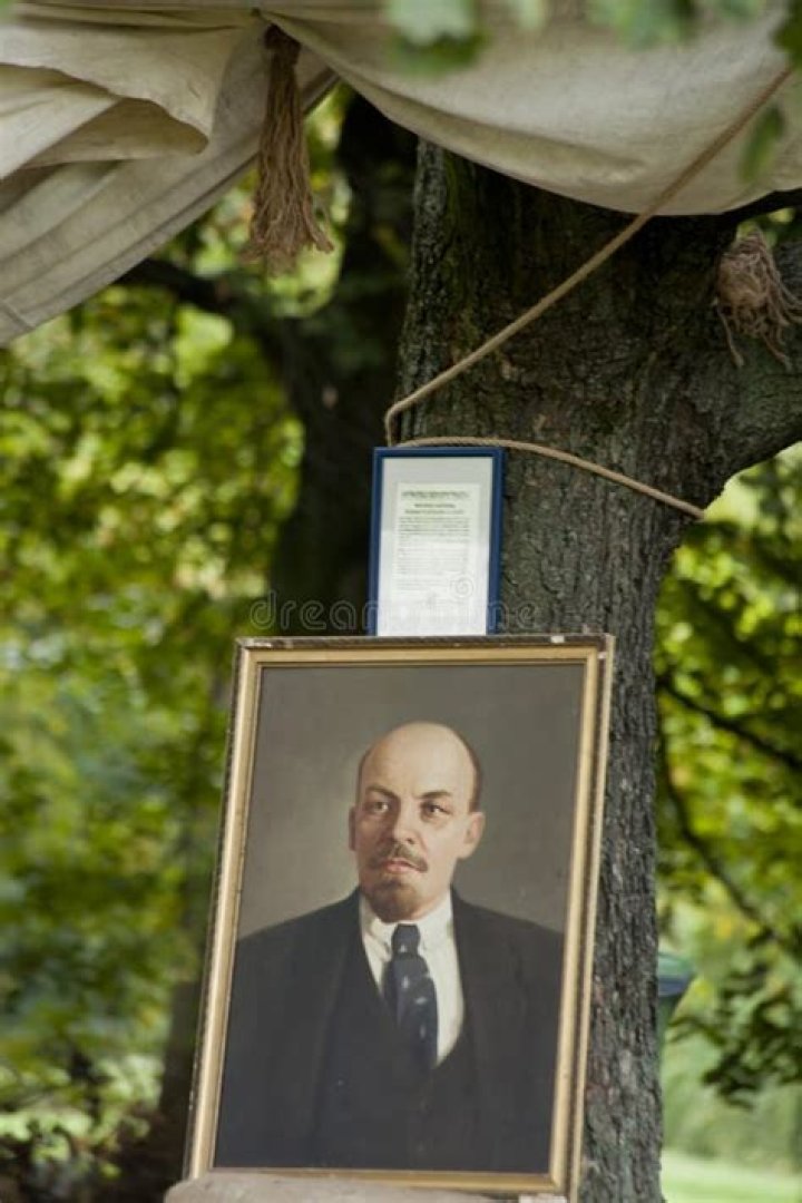 Lenin's Warsaw Encounter: Legacy And Impact