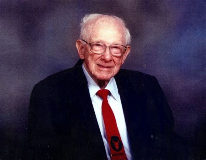 In Memory Of Leslie Bailey: A Cherished Remembrance