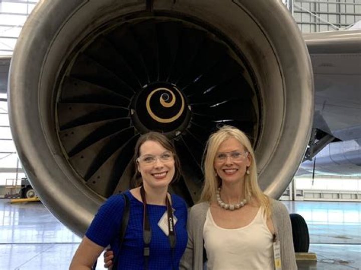 Your Trusted Guide: Lindsay Bjerregaard