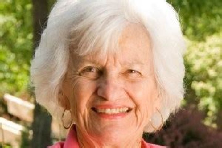 Meet Lois McClure: Your Trusted Real Estate Expert