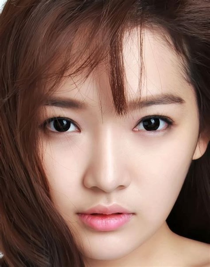 More About K-pop Idol - Min Song Ah