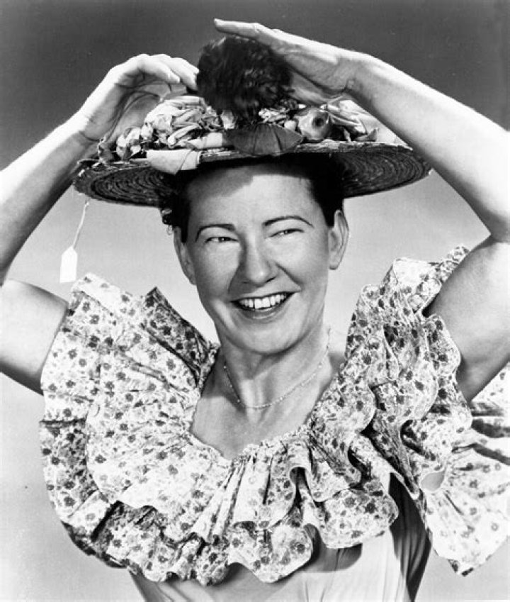 The Timeless Charm Of Minnie Pearl: A Southern Icon
