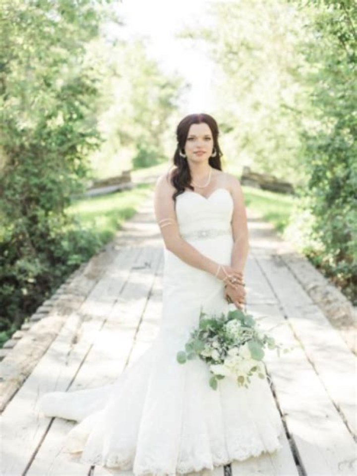 Discover Mykelti Brown's Enchanting Wedding Dress | Bridal Elegance Revealed