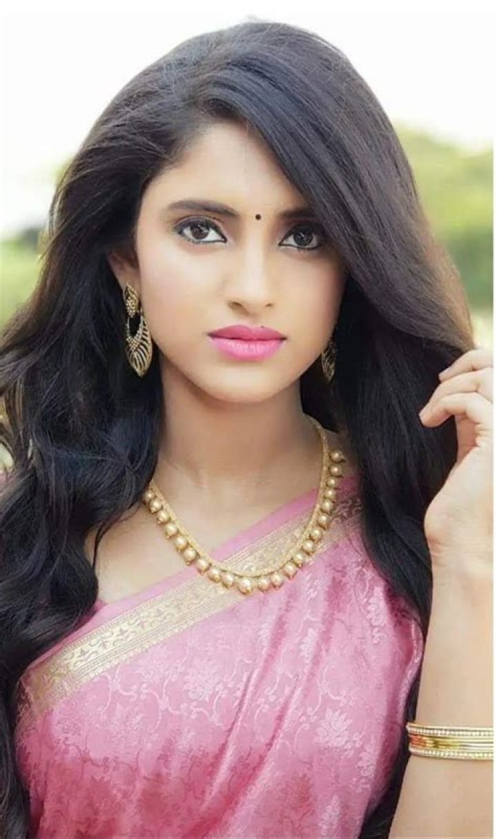Gorgeous Indian Women: Discover Their Enchanting Beauty