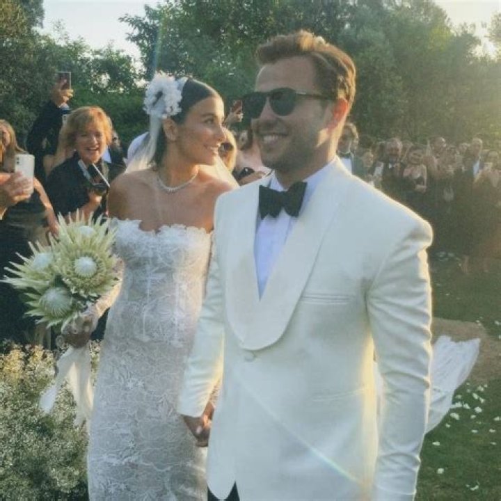 Tolga Mendi's Wife: Unveiling The Mystery Behind The Star's Heart