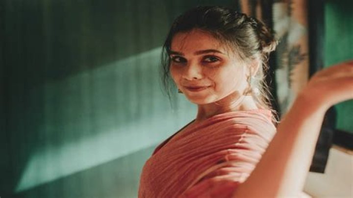 Top Rashmi Agdekar Series: Discover Her Captivating Performances