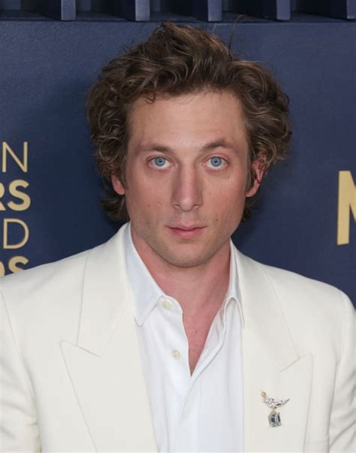 Unveiling Jeremy Allen White's Real Height: The Truth Behind The Star