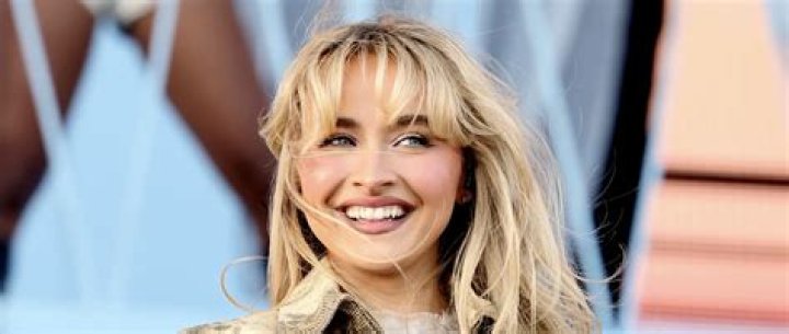 Unveiling The Transformation: Sabrina Carpenter Before Plastic