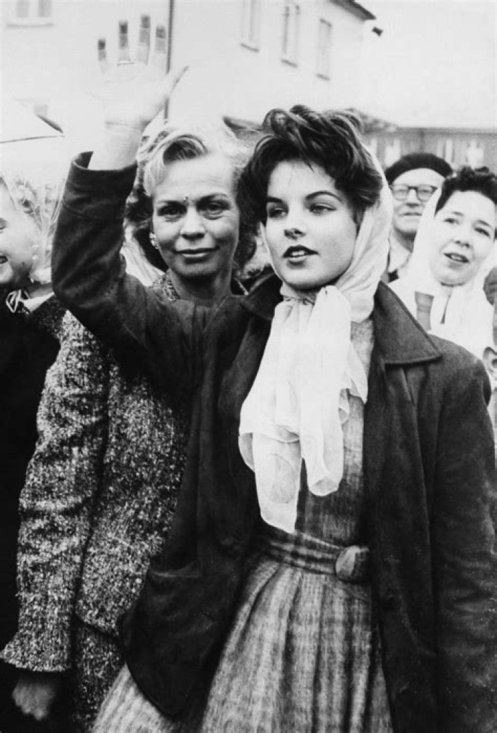 Young Priscilla Presley: A Glimpse Into The Life Of Elvis's Queen